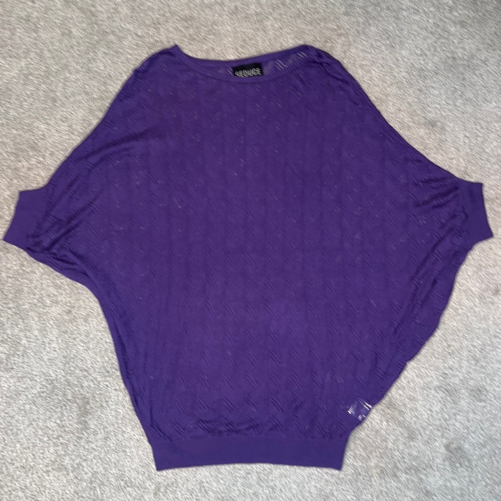 Light knit poncho sweater-shirt size small 💜